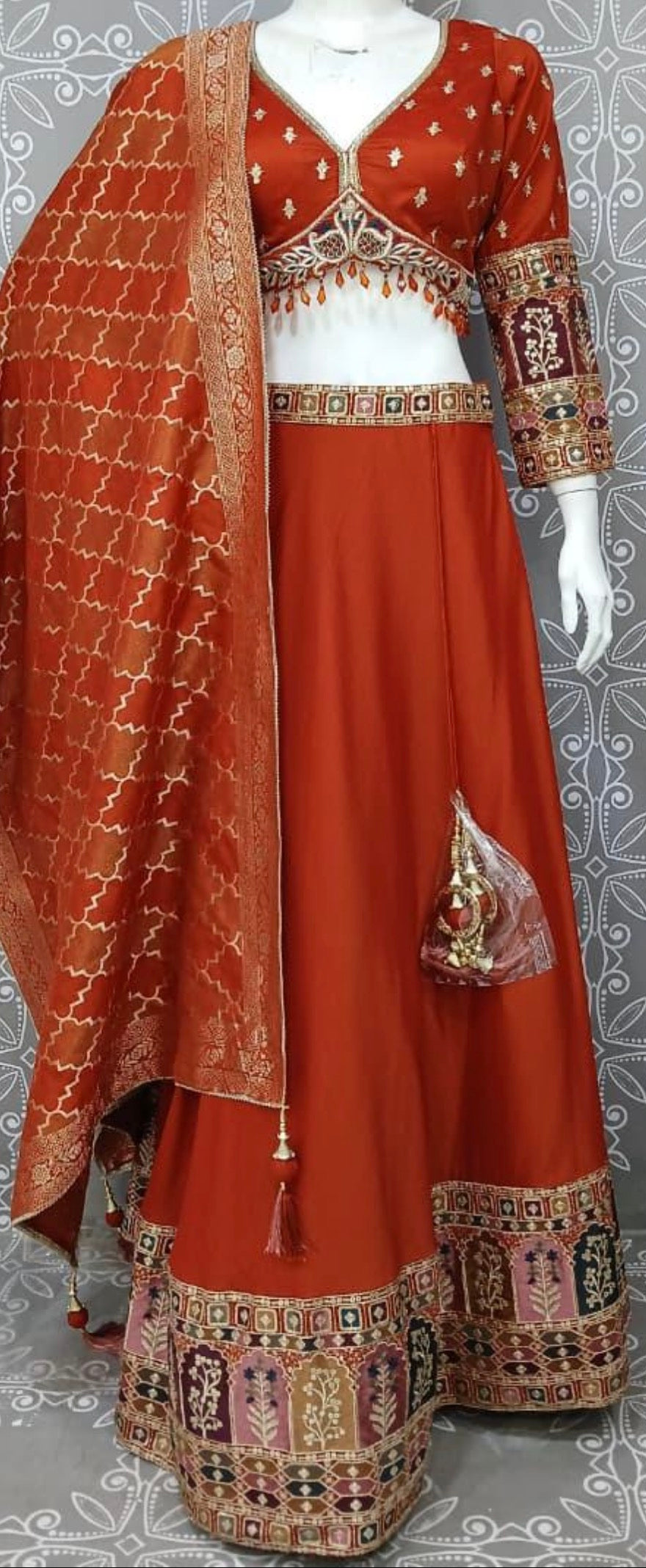 Rust Lehnga